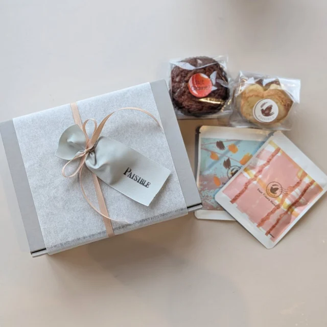 .
\ギフト包装/🎁

▶これからの卒業・入学シーズンに向けてペジーブルのギフトはいかがですか？
組み合わせ内容によって様々な大きさのBOXをご用意しております（BOX代￥200）

また、ペジーブルの人気商品【ドリップコーヒー】のパッケージは、オリジナルのデザインをパッケージにするサービスを30個〜受注制作しています（就労継続支援B型メンバー）
お祝い・お礼・ご挨拶など様々なシーンでのご利用にオススメです✩

▶詳しくはDM、04-7157-0921までお問合せください

#ギフトBOX
#ドリップコーヒー
#卒業
#入学