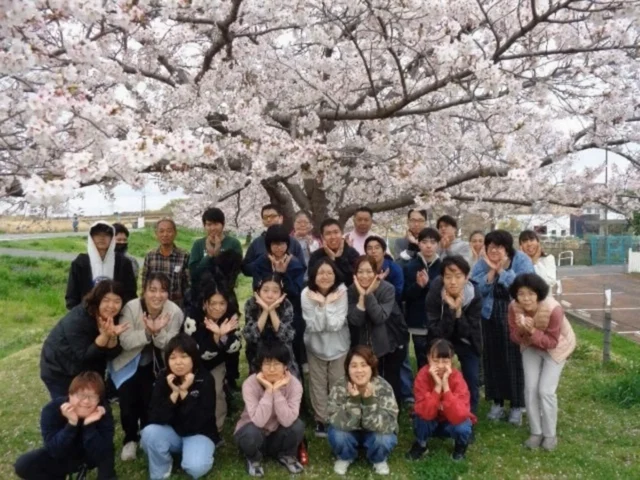 1日(水)にわたげワークスの皆でお花見イベントを行いました。
皆でお花見弁当を食べたり、連想ゲームを楽しんだりしました。
写真撮影では、桜の前でお花のポーズをとりました。
春を感じた、楽しいイベントとなりました(*^^*)

#柏 #柏カフェ #カフェ #手賀沼 #ランチ #ペジーブルカフェ #ペジーブル #カフェ好きな人と繋がりたい #カフェ巡り#Paisible #boulangerieCafePaisible #カフェペジーブル #北柏 #手賀沼カフェ #手賀沼カフェ巡り #柏カフェ巡り #cafe #柏ランチ #道の駅しょうなん #就労移行支援 #就労継続支援ｂ型 #frindly #activity #watage #お花見 #桜