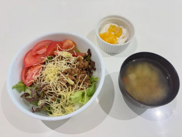 ⁡
🍴今日の地活ランチ🍴

本日はタコライスでした✨

野菜たっぷりで食べ応えもあり、とても好評でした😋
地活では活動だけでなく、昼食の時間も楽しみのひとつです♪

見学・体験も随時受付中です！
お気軽にお問い合わせください😊
⁡

#柏#地域活動支援センター#地活#福祉#たんぽぽセンター北柏居場所精神障がい者精神障害者精神障碍者引きこもり誰かと話したい孤独じゃないレクリエーション楽しい相談支援支援相談地域で暮らす自分らしくサポートデイサービス悩み心が疲れたピアサポーター仲間